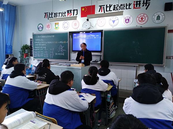 学生座谈会